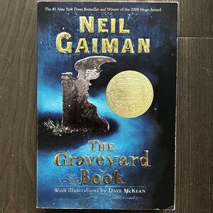 The Graveyard Book Neil Gaiman Paperback